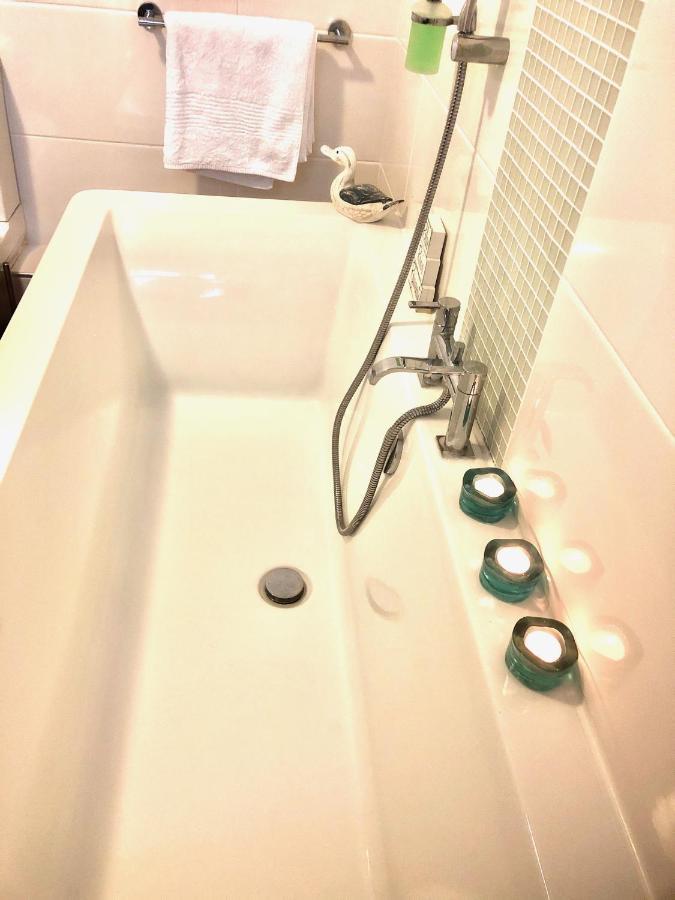 *Beachfront*- Stylish, Spacious +Private Courtyard Brighton Exterior foto